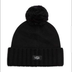 🎀NWT. UGG Pom-Pom Knit Beanie. Color: Black. 🍂❄